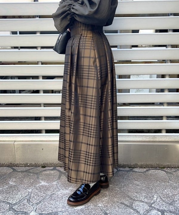 千田 静香さんの「BEAMS WOMEN｜GIANNI CHIARINI / ALIFA レザーショルダーバッグ S」を使ったコーディネート