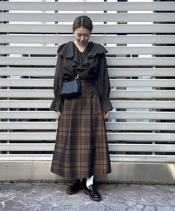 千田 静香さんの「BEAMS WOMEN｜GIANNI CHIARINI / ALIFA レザーショルダーバッグ S」を使ったコーディネート