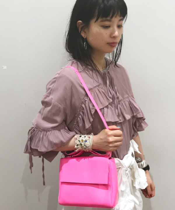 MAYURIさんの「BEAMS WOMEN｜BEAMS BOY / ラメ リブ クルー ソックス NEW」を使ったコーディネート