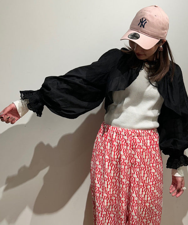 佐藤 亜美さんの「BEAMS WOMEN｜コットン サーマル クルーネック ロングスリーブ Tシャツ」を使ったコーディネート