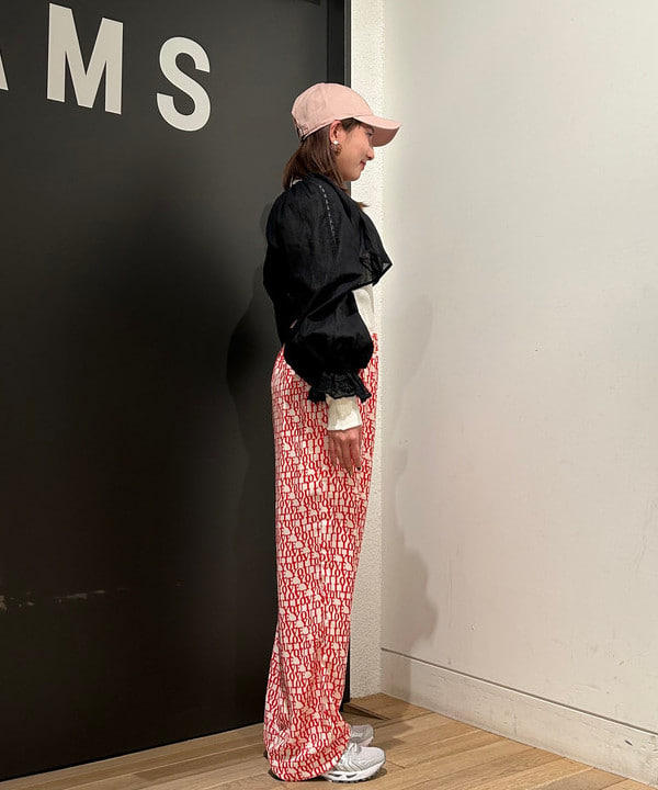佐藤 亜美さんの「BEAMS WOMEN｜コットン サーマル クルーネック ロングスリーブ Tシャツ」を使ったコーディネート