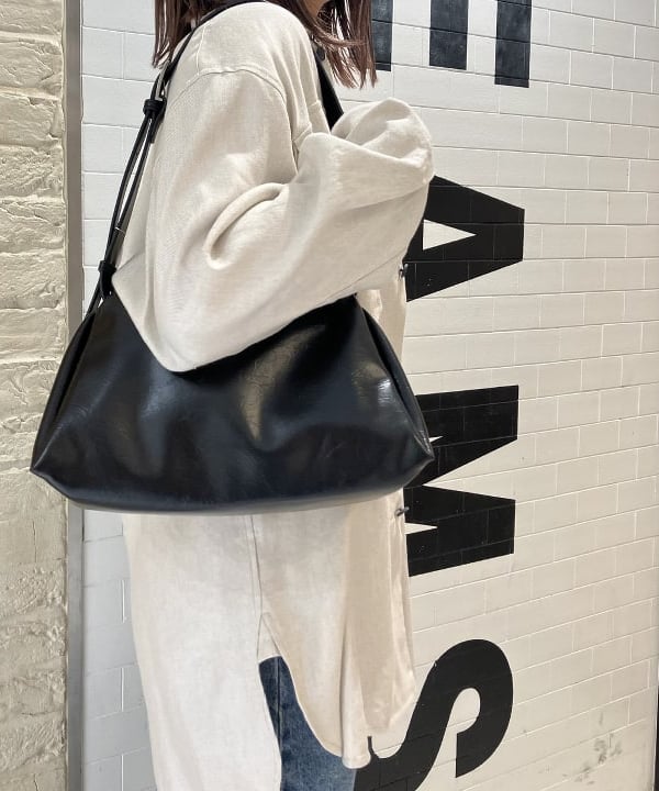 CHIHIROさんの「BEAMS WOMEN｜リンクル バッグ」を使ったコーディネート