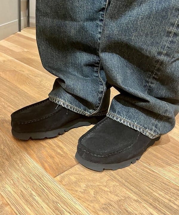 新里 京介さんの「BEAMS WOMEN｜BEAMS / ワイドフィット デニムパンツ」を使ったコーディネート