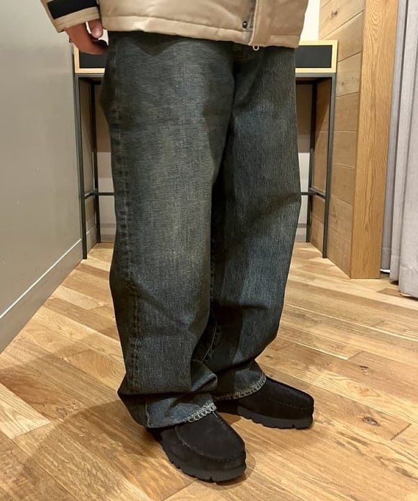 新里 京介さんの「BEAMS WOMEN｜BEAMS / ワイドフィット デニムパンツ」を使ったコーディネート