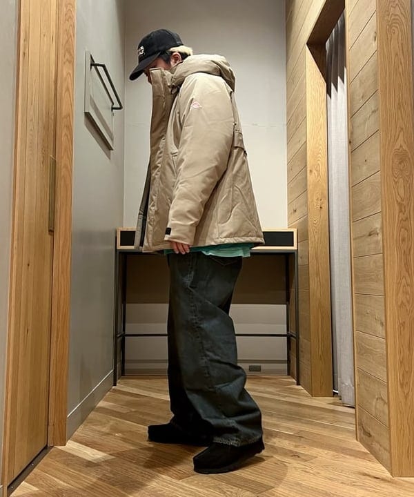 新里 京介さんの「BEAMS WOMEN｜BEAMS / ワイドフィット デニムパンツ」を使ったコーディネート