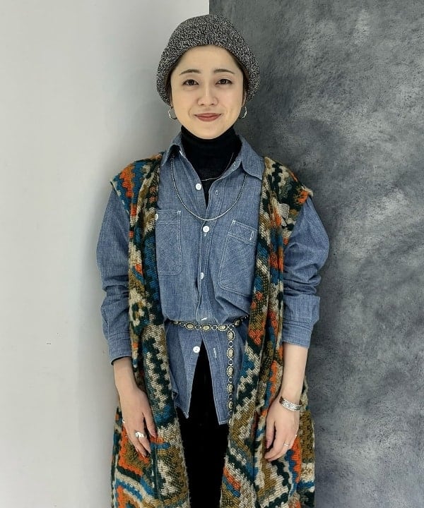 吉野 多恵さんの「BEAMS WOMEN｜BUZZ RICKSON'S / 別注 シャンブレー ロングスリーブ シャツ」を使ったコーディネート