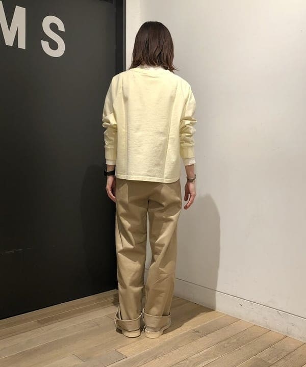 おはぎ(萩原)さんの「BEAMS WOMEN｜BUZZ RICKSON'S × BEAMS BOY / チノパンツ」を使ったコーディネート