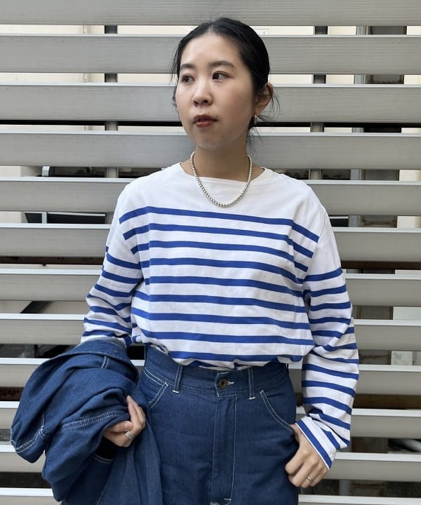 ミナミマリコさんの「BEAMS WOMEN｜ナバルボーダー ビッグ ボートネック カットソー」を使ったコーディネート