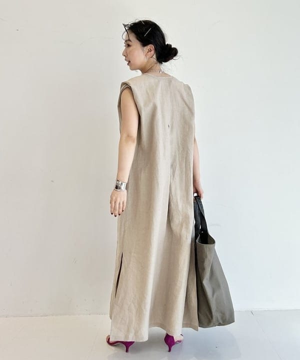 佐藤 美樹さんの「BEAMS WOMEN｜Demi-Luxe BEAMS / ウエーブ ワイド バングル」を使ったコーディネート