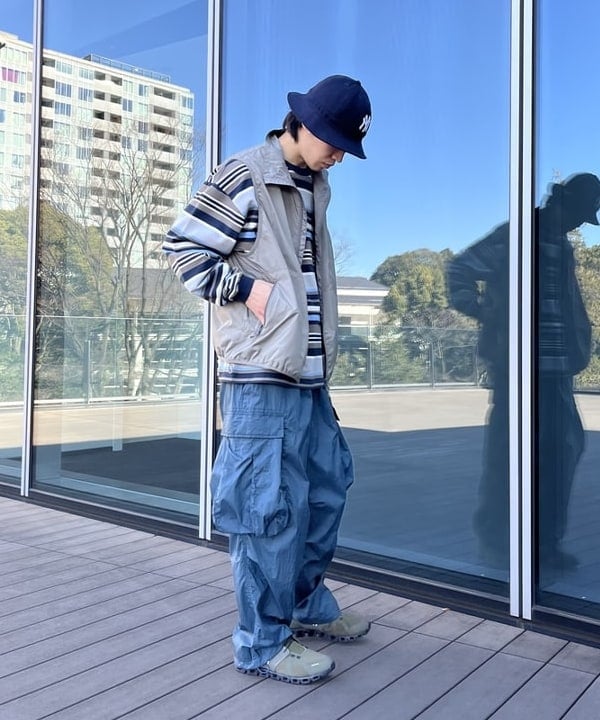 平柳 楓馬さんの「BEAMS WOMEN｜BEAMS / ナイロン イージー カーゴパンツ」を使ったコーディネート