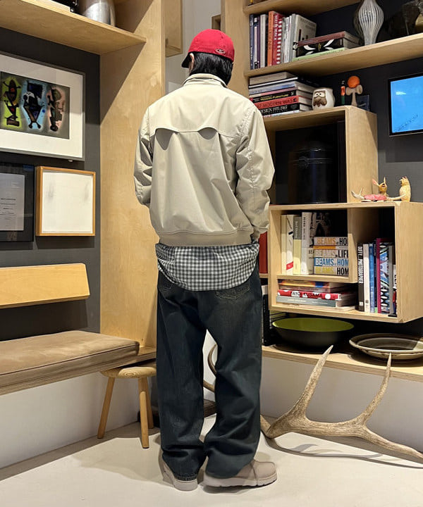 平柳 楓馬さんの「BEAMS WOMEN｜BEAMS / ワイドフィット デニムパンツ」を使ったコーディネート