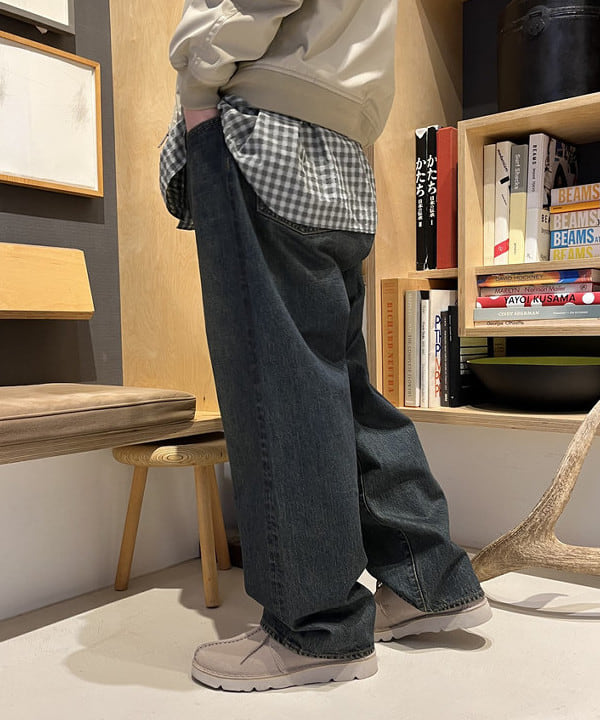 平柳 楓馬さんの「BEAMS WOMEN｜BEAMS / ワイドフィット デニムパンツ」を使ったコーディネート