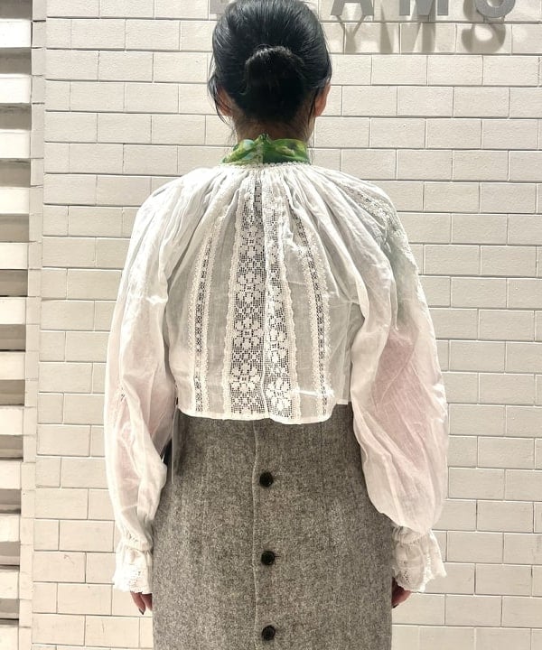 笠井 祐希さんの「BEAMS WOMEN｜BEAMS BOY / ミリタリー リブ ロングソックス」を使ったコーディネート