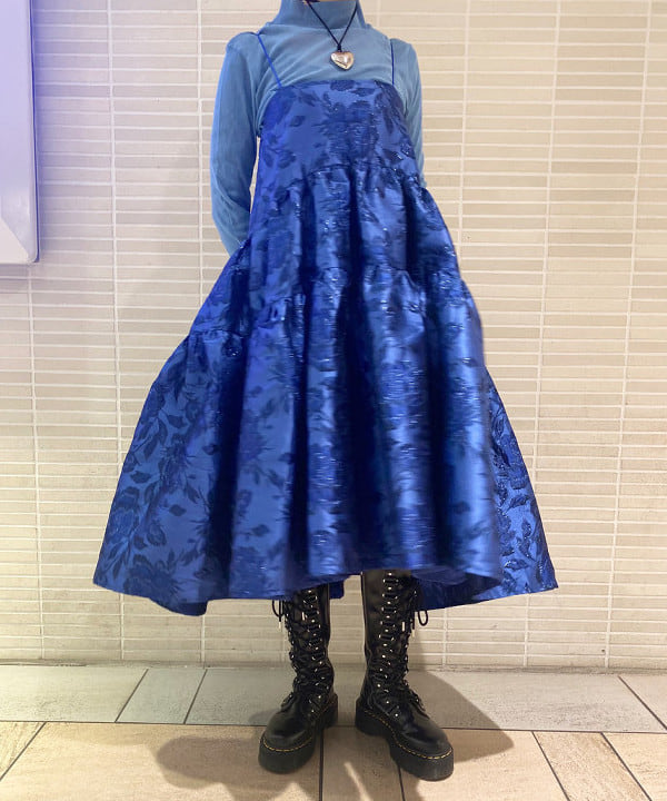 りかちょび/岸本梨佳さんの「BEAMS WOMEN｜GIANNI CHIARINI / CAMILLA メタリック レザートートバッグ」を使ったコーディネート