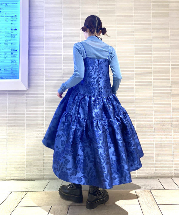 りかちょび/岸本梨佳さんの「BEAMS WOMEN｜GIANNI CHIARINI / CAMILLA メタリック レザートートバッグ」を使ったコーディネート