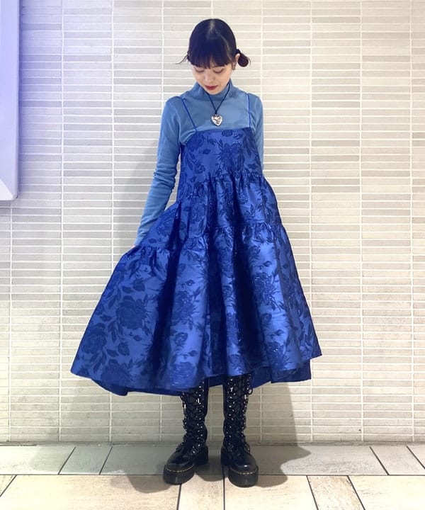 りかちょび/岸本梨佳さんの「BEAMS WOMEN｜GIANNI CHIARINI / CAMILLA メタリック レザートートバッグ」を使ったコーディネート