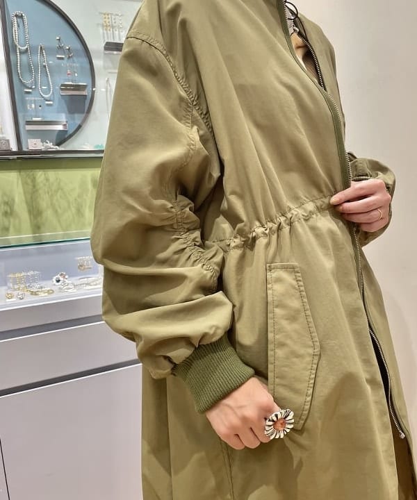 キホさんの「BEAMS WOMEN｜Otro Accesorio / フラワー リング」を使ったコーディネート