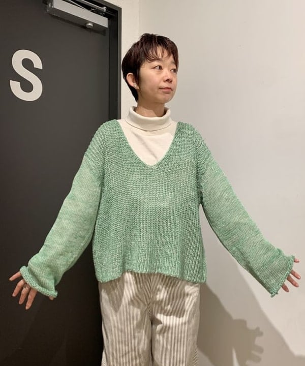 矢野(青木)優香さんの「BEAMS WOMEN｜CLARKS ORIGINALS / Desert Boot」を使ったコーディネート
