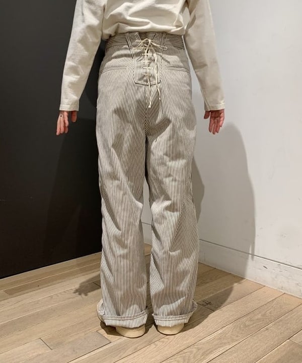 矢野(青木)優香さんの「BEAMS WOMEN｜CLARKS ORIGINALS / Desert Boot」を使ったコーディネート