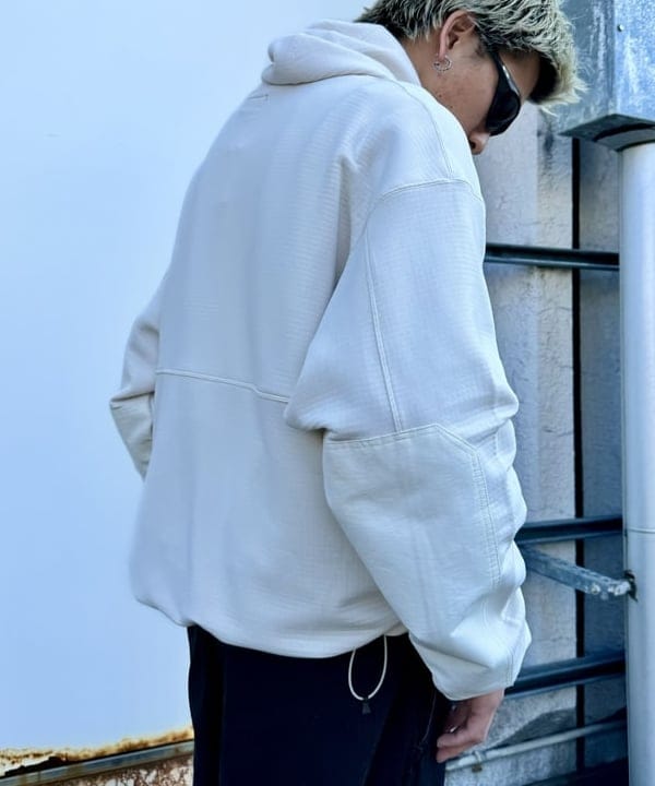 Ryohei Takataさんの「BEAMS WOMEN｜BEAMS / レイズド ハーフジップ フーディ」を使ったコーディネート