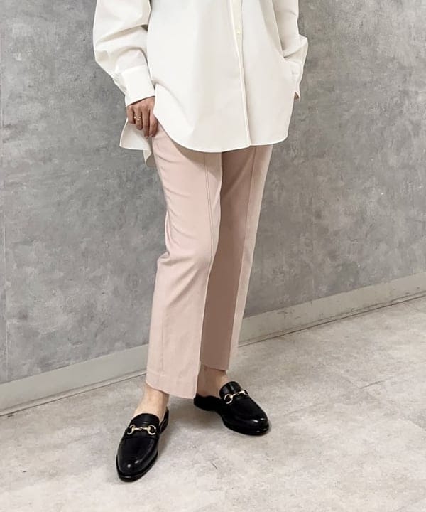 関 桂子さんの「BEAMS WOMEN｜AK+1 / ストレッチ パンツ」を使ったコーディネート