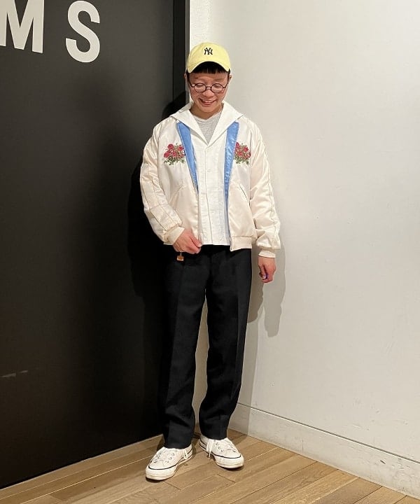 土田 達也さんの「BEAMS WOMEN｜BEAMS BOY / ポリエステル ウール シンチ バック スラックス」を使ったコーディネート