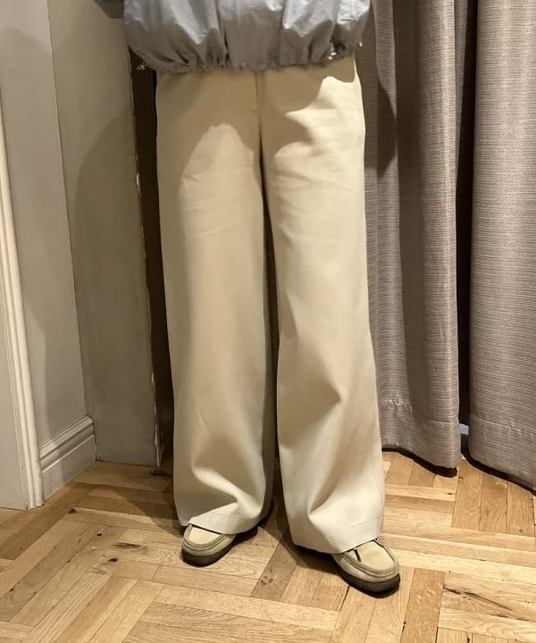 中川　ゆららさんの「BEAMS WOMEN｜Demi-Luxe BEAMS / セミワイド ストレート パンツ」を使ったコーディネート