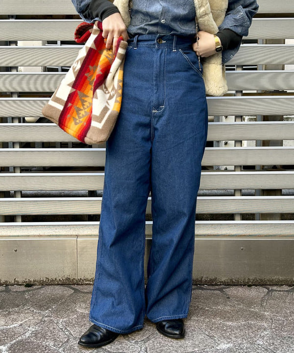 ナツハさんの「BEAMS WOMEN｜【別注】BUZZ RICKSON'S / シャンブレー ロングスリーブ シャツ」を使ったコーディネート