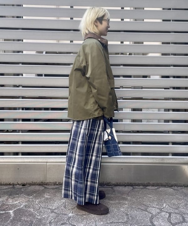 みりさんの「BEAMS WOMEN｜BEAMS BOY / オーバーオール プリントポーチ」を使ったコーディネート