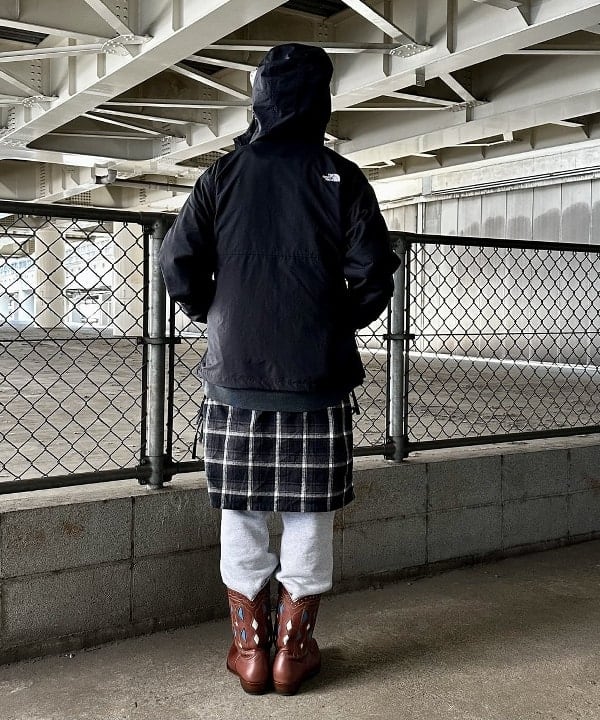佐々木 祐太さんの「BEAMS WOMEN｜THE NORTH FACE / Compact Jacket」を使ったコーディネート