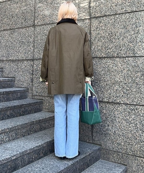 篠崎 香月さんの「BEAMS WOMEN｜L.L.Bean / Deep Bottom Deluxe Boat and Tote S」を使ったコーディネート