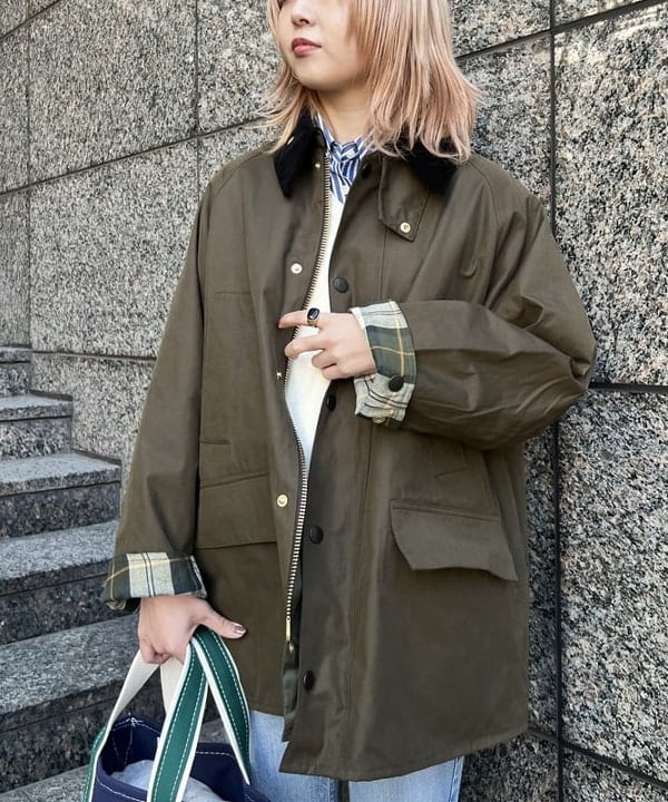 篠崎 香月さんの「BEAMS WOMEN｜L.L.Bean / Deep Bottom Deluxe Boat and Tote S」を使ったコーディネート