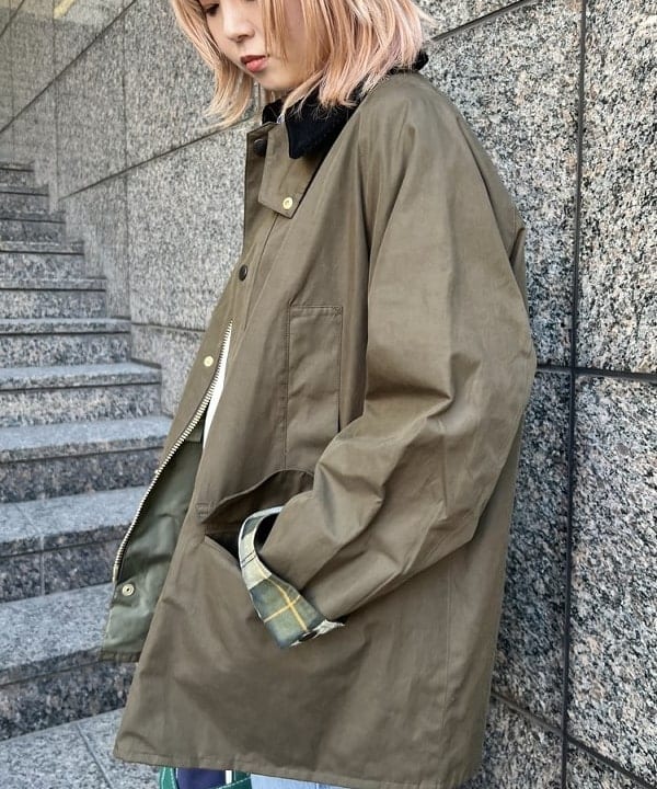 篠崎 香月さんの「BEAMS WOMEN｜L.L.Bean / Deep Bottom Deluxe Boat and Tote S」を使ったコーディネート