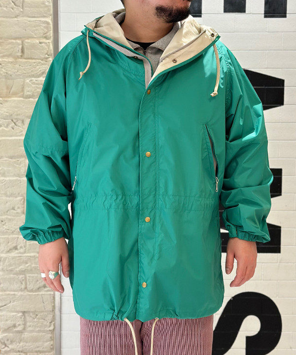 佐々木 優さんの「BEAMS WOMEN｜BEAMS PLUS / 2.5レイヤー ナイロン タッサー マウンテンパーカー」を使ったコーディネート