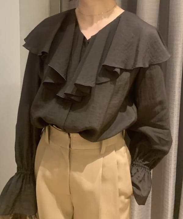 中川　ゆららさんの「BEAMS WOMEN｜【別注】NOMADIS / SAC2 W リバーシブル ロゴトートバッグ」を使ったコーディネート