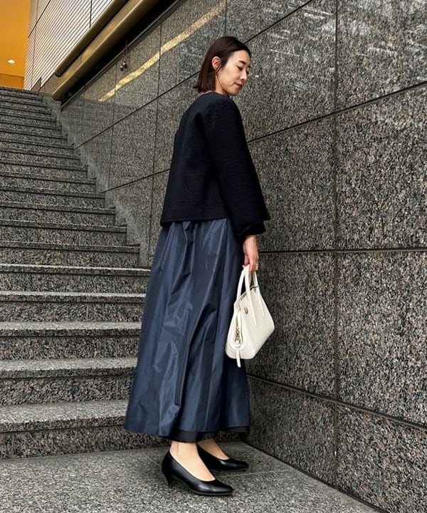 川口 恵さんの「BEAMS WOMEN｜AK+1 / ツイスト タフタ ワンピース」を使ったコーディネート