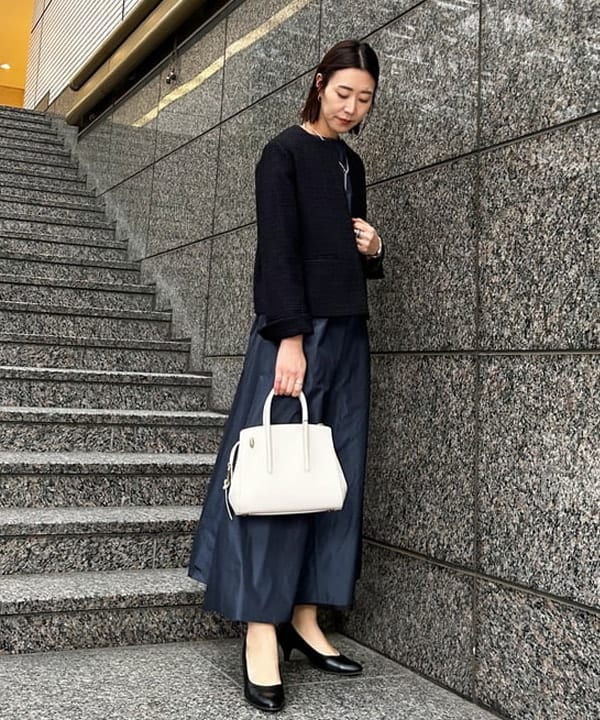 川口 恵さんの「BEAMS WOMEN｜AK+1 / ツイスト タフタ ワンピース」を使ったコーディネート