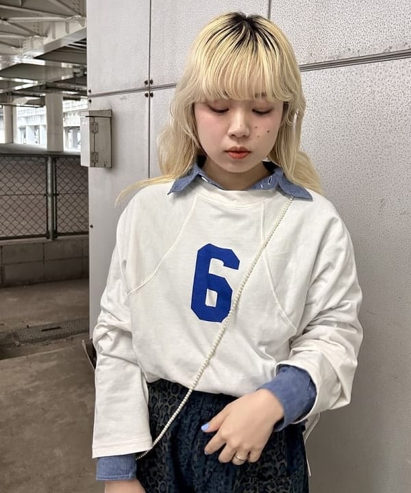 ナツハさんの「BEAMS WOMEN｜【別注】BUZZ RICKSON'S / シャンブレー ロングスリーブ シャツ」を使ったコーディネート