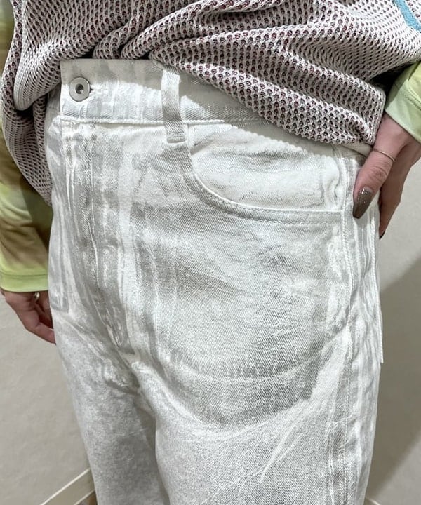あさまつ はづきさんの「BEAMS WOMEN｜Ray BEAMS / 箔プリント デニムパンツ」を使ったコーディネート