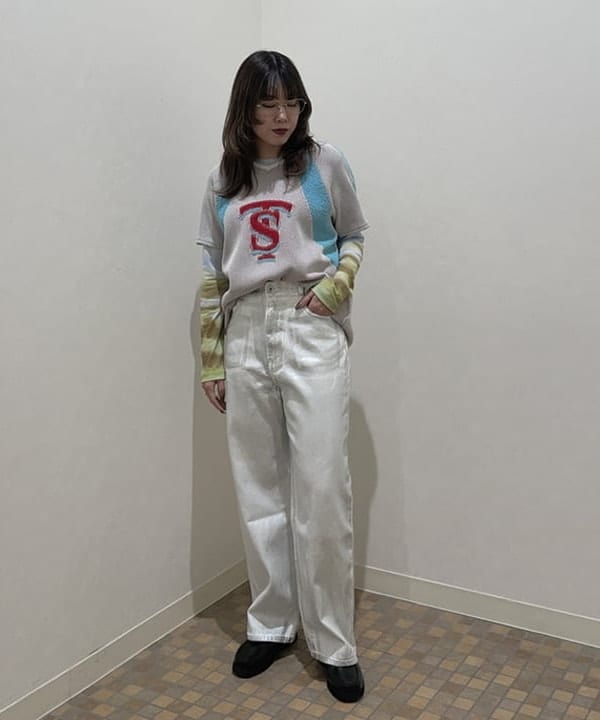 あさまつ はづきさんの「BEAMS WOMEN｜Ray BEAMS / 箔プリント デニムパンツ」を使ったコーディネート