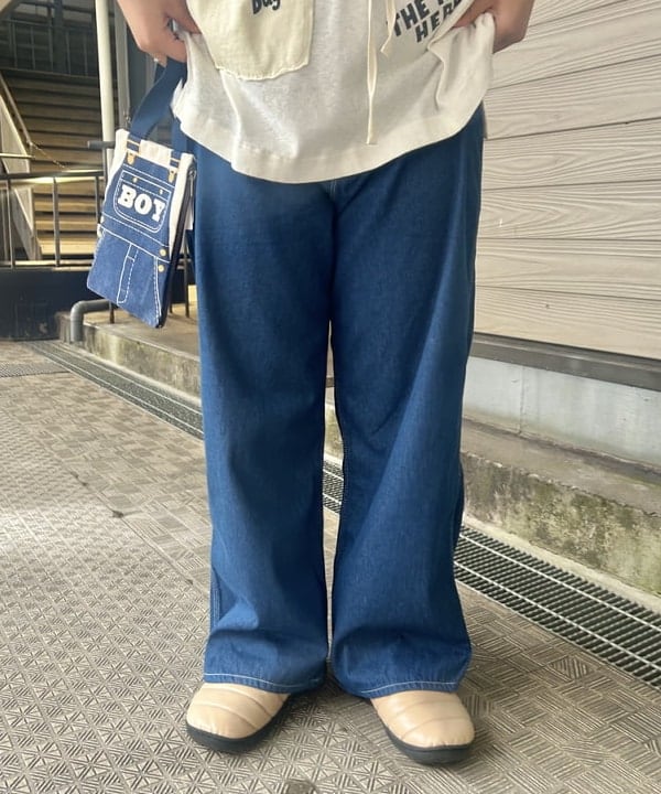 おとむさんの「BEAMS WOMEN｜BEAMS BOY / オーバーオール プリントポーチ」を使ったコーディネート