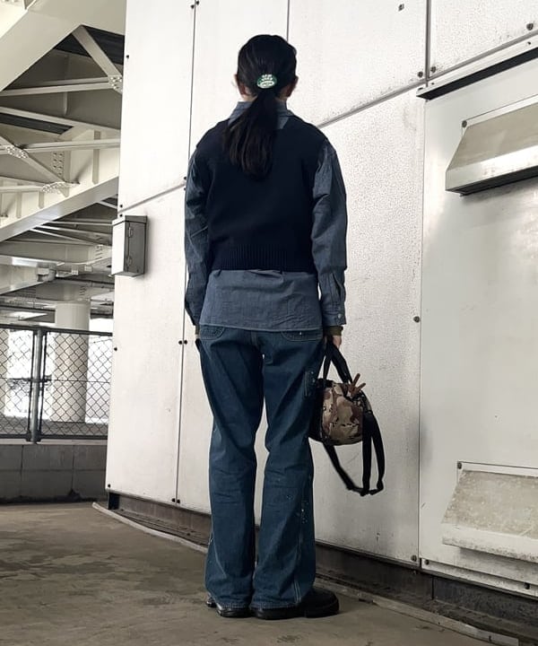 ミナミマリコさんの「BEAMS WOMEN｜BEAMS BOY / 5ゲージ レッドクロス ベスト」を使ったコーディネート