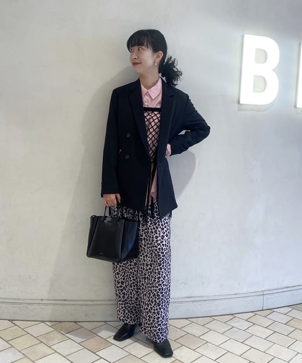 マツド ユメカさんの「BEAMS WOMEN｜Ray BEAMS / ジップ ポケット 4ボタン ダブル ジャケット」を使ったコーディネート