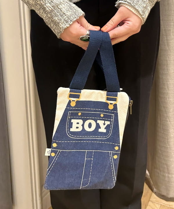 まつむさんの「BEAMS WOMEN｜BEAMS BOY / オーバーオール プリントポーチ」を使ったコーディネート