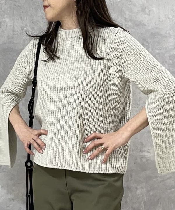 関 桂子さんの「BEAMS WOMEN｜Demi-Luxe BEAMS / セミワイド ストレート パンツ」を使ったコーディネート