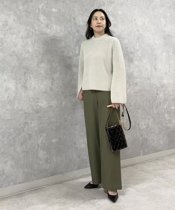 関 桂子さんの「BEAMS WOMEN｜Demi-Luxe BEAMS / セミワイド ストレート パンツ」を使ったコーディネート