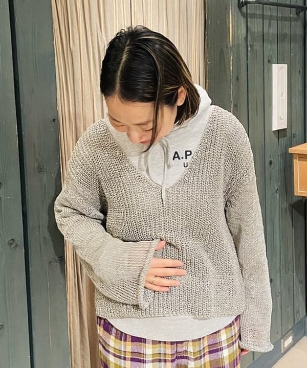 つぼさんの「BEAMS WOMEN｜BEAMS BOY / Uネック ビッグ プルオーバー」を使ったコーディネート