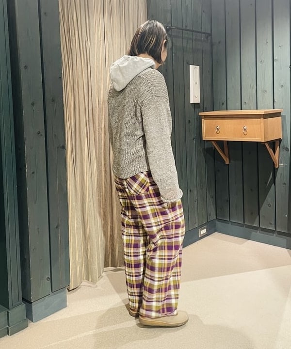 つぼさんの「BEAMS WOMEN｜BEAMS BOY / Uネック ビッグ プルオーバー」を使ったコーディネート