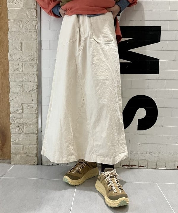 小原 もこさんの「BEAMS WOMEN｜【別注】BUZZ RICKSON'S / シャンブレー ロングスリーブ シャツ」を使ったコーディネート