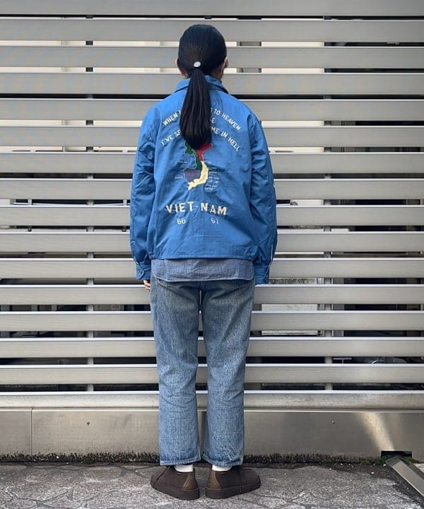 ミナミマリコさんの「BEAMS WOMEN｜【別注】BUZZ RICKSON'S / シャンブレー ロングスリーブ シャツ」を使ったコーディネート